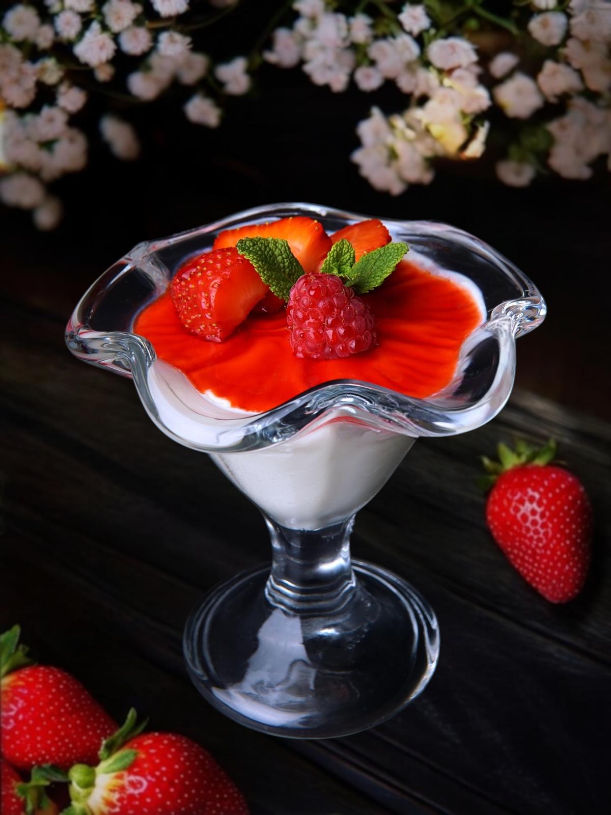 Panna Cotta mit Beeren